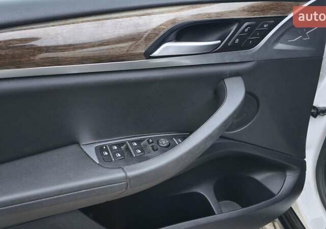 Белый БМВ Х3, объемом двигателя 2 л и пробегом 206 тыс. км за 20900 $, фото 19 на Automoto.ua