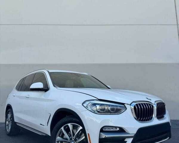 Белый БМВ Х3, объемом двигателя 2 л и пробегом 87 тыс. км за 9300 $, фото 6 на Automoto.ua