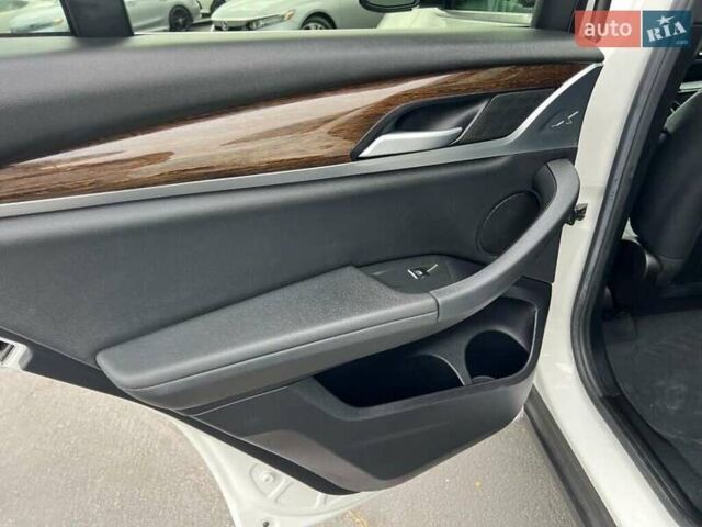 Білий БМВ Х3, об'ємом двигуна 2 л та пробігом 82 тис. км за 9800 $, фото 22 на Automoto.ua