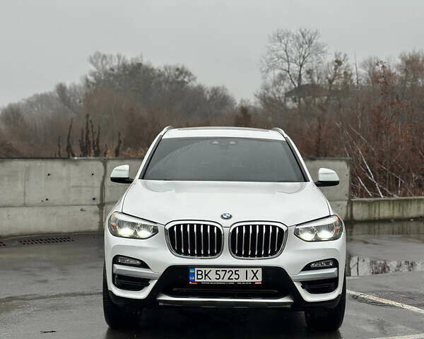 Белый БМВ Х3, объемом двигателя 2 л и пробегом 160 тыс. км за 24000 $, фото 1 на Automoto.ua