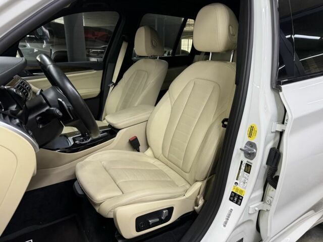 Белый БМВ Х3, объемом двигателя 3 л и пробегом 111 тыс. км за 34500 $, фото 16 на Automoto.ua