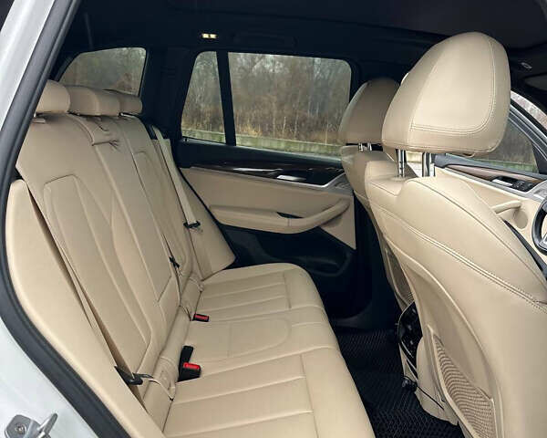 Белый БМВ Х3, объемом двигателя 2 л и пробегом 160 тыс. км за 24000 $, фото 10 на Automoto.ua