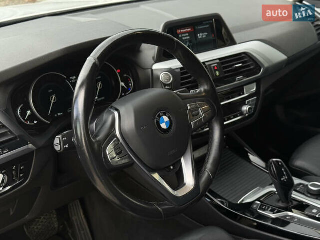 Белый БМВ Х3, объемом двигателя 2 л и пробегом 170 тыс. км за 24500 $, фото 14 на Automoto.ua