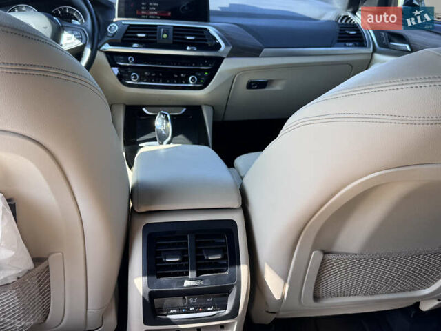 Білий БМВ Х3, об'ємом двигуна 2 л та пробігом 114 тис. км за 29000 $, фото 11 на Automoto.ua