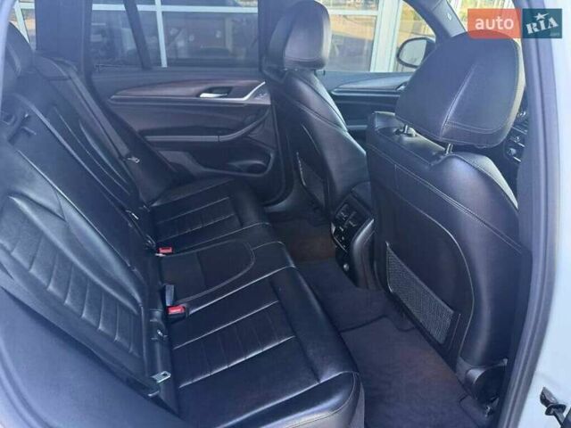 Белый БМВ Х3, объемом двигателя 2 л и пробегом 56 тыс. км за 7500 $, фото 7 на Automoto.ua