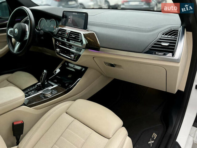 Білий БМВ Х3, об'ємом двигуна 3 л та пробігом 110 тис. км за 36900 $, фото 28 на Automoto.ua