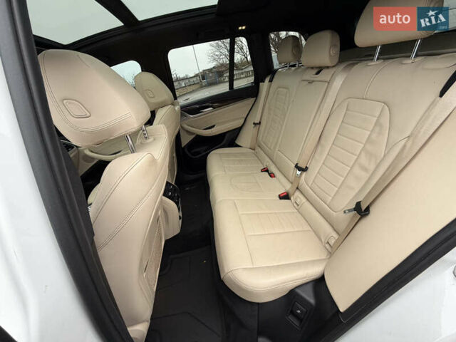 Белый БМВ Х3, объемом двигателя 2 л и пробегом 58 тыс. км за 33500 $, фото 24 на Automoto.ua