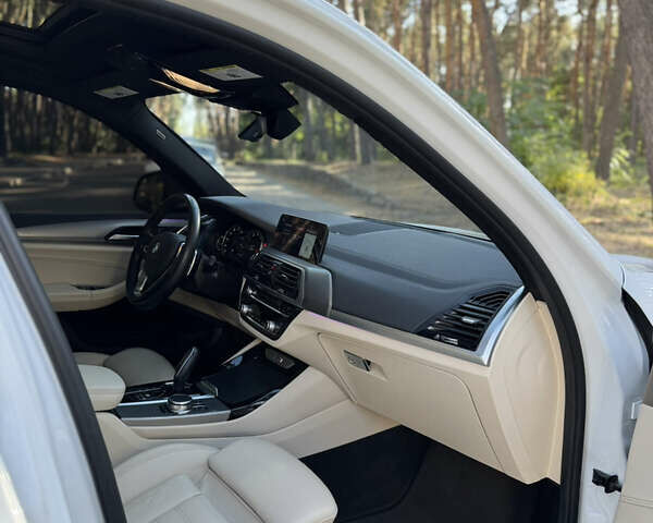 Белый БМВ Х3, объемом двигателя 3 л и пробегом 124 тыс. км за 33999 $, фото 18 на Automoto.ua