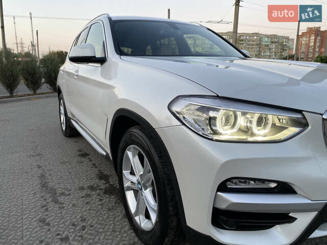 Белый БМВ Х3, объемом двигателя 2 л и пробегом 58 тыс. км за 36000 $, фото 5 на Automoto.ua