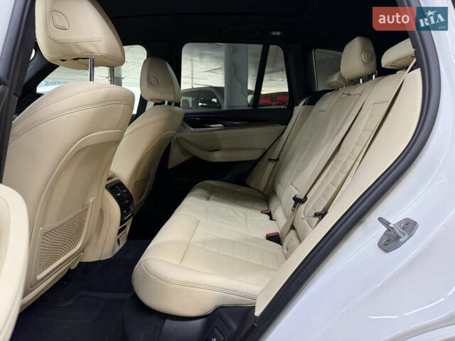 Белый БМВ Х3, объемом двигателя 3 л и пробегом 111 тыс. км за 34500 $, фото 23 на Automoto.ua