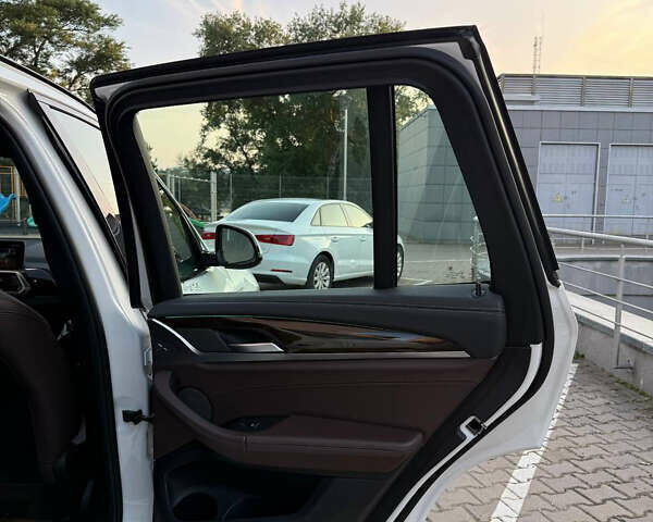 Белый БМВ Х3, объемом двигателя 2 л и пробегом 95 тыс. км за 35499 $, фото 16 на Automoto.ua