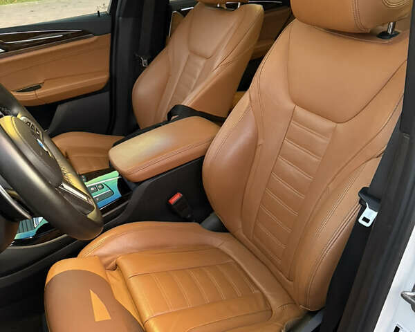 Белый БМВ Х3, объемом двигателя 3 л и пробегом 168 тыс. км за 31000 $, фото 16 на Automoto.ua