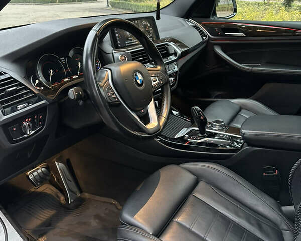 Белый БМВ Х3, объемом двигателя 2 л и пробегом 104 тыс. км за 29000 $, фото 9 на Automoto.ua