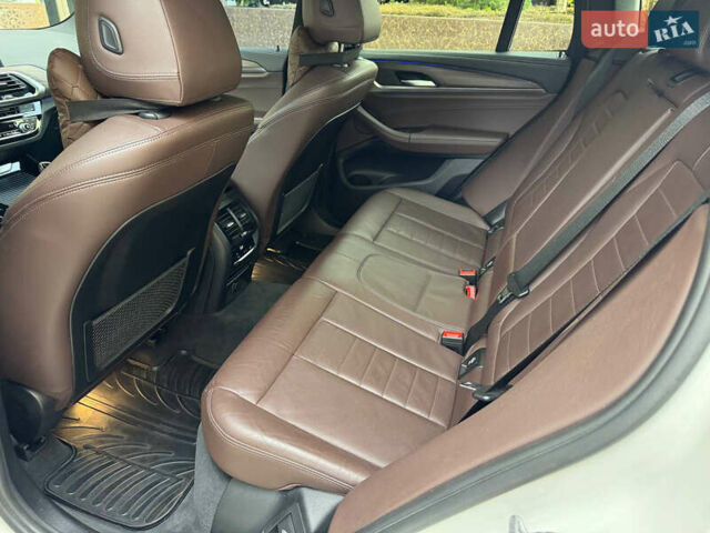 Білий БМВ Х3, об'ємом двигуна 2 л та пробігом 99 тис. км за 29000 $, фото 27 на Automoto.ua