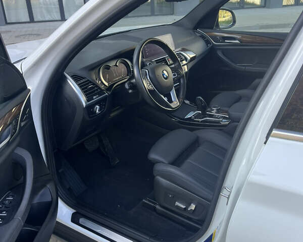 Білий БМВ Х3, об'ємом двигуна 2 л та пробігом 62 тис. км за 24300 $, фото 11 на Automoto.ua