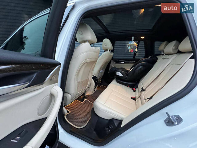 Белый БМВ Х3, объемом двигателя 2 л и пробегом 90 тыс. км за 32000 $, фото 6 на Automoto.ua