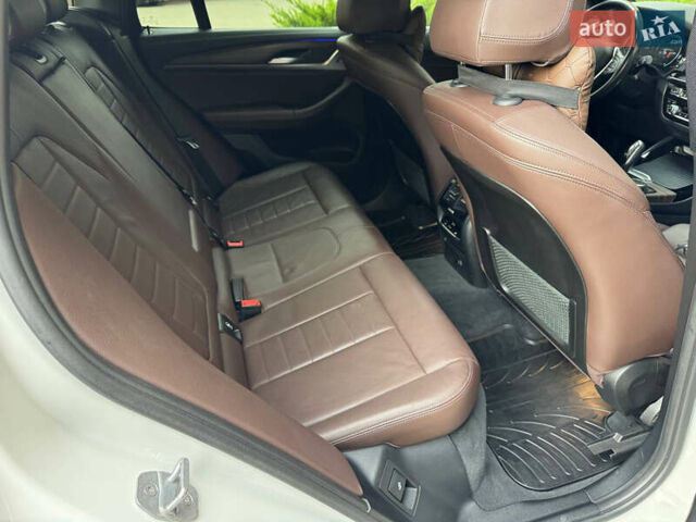 Білий БМВ Х3, об'ємом двигуна 2 л та пробігом 99 тис. км за 29000 $, фото 31 на Automoto.ua