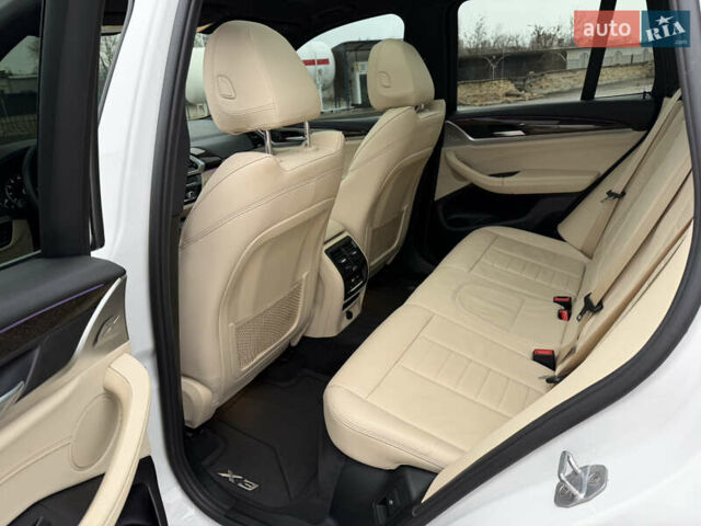 Белый БМВ Х3, объемом двигателя 2 л и пробегом 58 тыс. км за 33500 $, фото 22 на Automoto.ua
