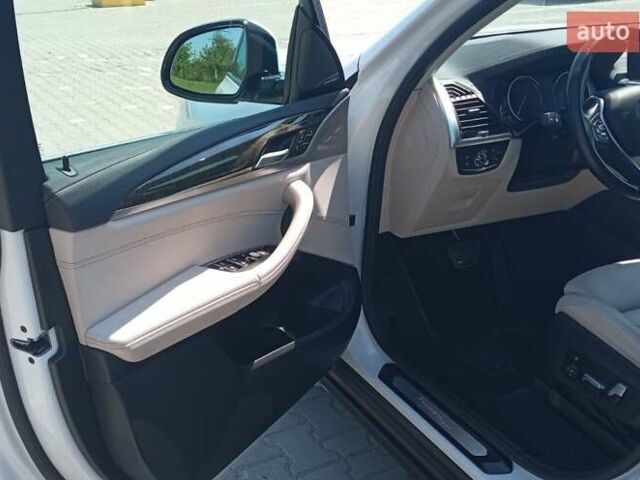 Белый БМВ Х3, объемом двигателя 2 л и пробегом 179 тыс. км за 33500 $, фото 2 на Automoto.ua