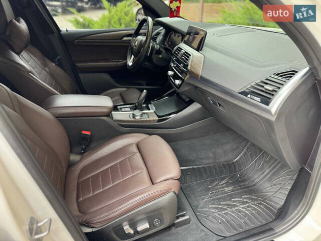 Білий БМВ Х3, об'ємом двигуна 2 л та пробігом 99 тис. км за 29000 $, фото 32 на Automoto.ua