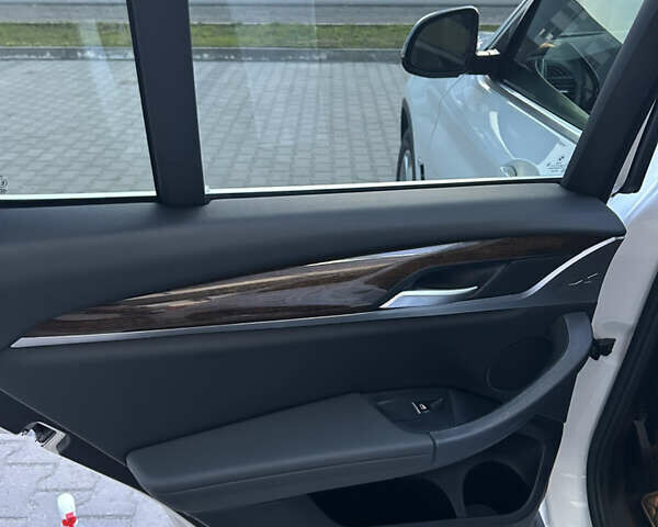 Белый БМВ Х3, объемом двигателя 2 л и пробегом 174 тыс. км за 24450 $, фото 25 на Automoto.ua