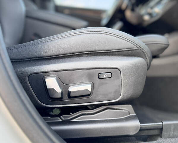 Белый БМВ Х3, объемом двигателя 2 л и пробегом 143 тыс. км за 25300 $, фото 14 на Automoto.ua