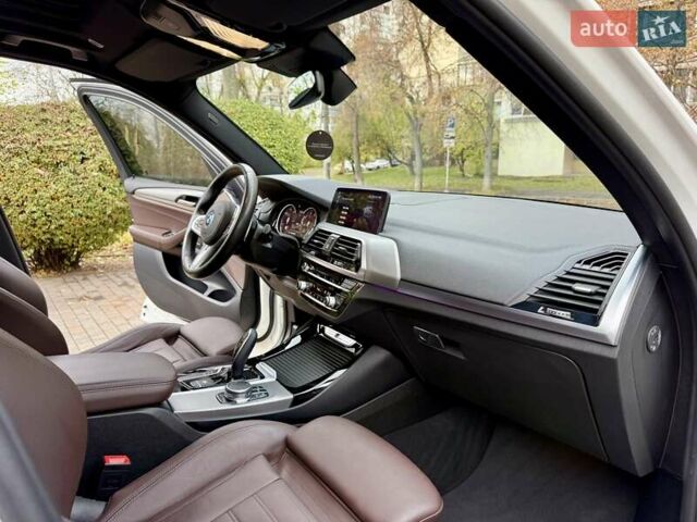 Белый БМВ Х3, объемом двигателя 2 л и пробегом 109 тыс. км за 31900 $, фото 62 на Automoto.ua