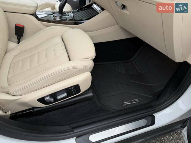 Белый БМВ Х3, объемом двигателя 2 л и пробегом 58 тыс. км за 33500 $, фото 28 на Automoto.ua