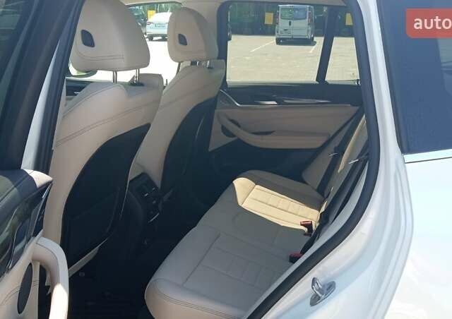 Белый БМВ Х3, объемом двигателя 2 л и пробегом 179 тыс. км за 33500 $, фото 1 на Automoto.ua