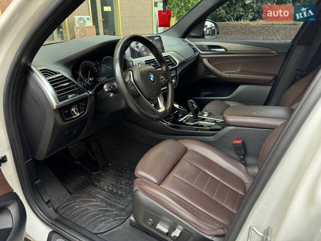 Білий БМВ Х3, об'ємом двигуна 2 л та пробігом 99 тис. км за 29000 $, фото 14 на Automoto.ua