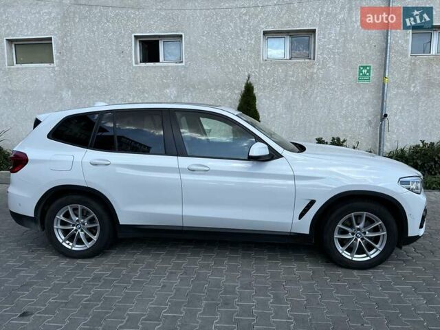 Белый БМВ Х3, объемом двигателя 2 л и пробегом 122 тыс. км за 31000 $, фото 5 на Automoto.ua