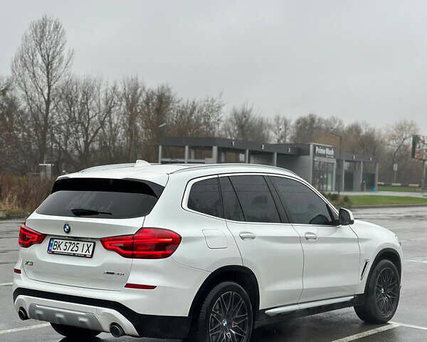 Белый БМВ Х3, объемом двигателя 2 л и пробегом 160 тыс. км за 24000 $, фото 3 на Automoto.ua