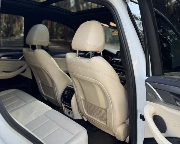 Белый БМВ Х3, объемом двигателя 3 л и пробегом 124 тыс. км за 33999 $, фото 25 на Automoto.ua