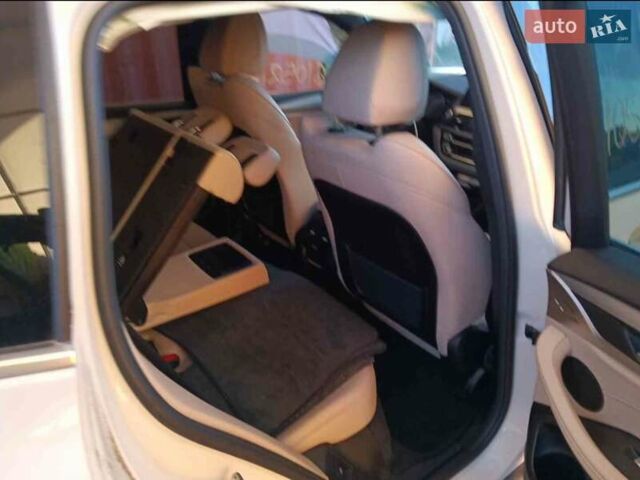 Білий БМВ Х3, об'ємом двигуна 2 л та пробігом 67 тис. км за 19800 $, фото 12 на Automoto.ua