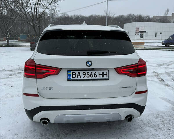 Белый БМВ Х3, объемом двигателя 2 л и пробегом 68 тыс. км за 27999 $, фото 4 на Automoto.ua