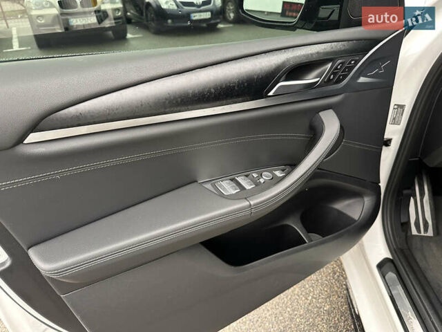Белый БМВ Х3, объемом двигателя 2 л и пробегом 53 тыс. км за 35800 $, фото 21 на Automoto.ua
