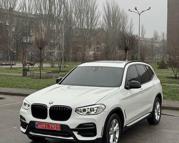 Белый БМВ Х3, объемом двигателя 2 л и пробегом 115 тыс. км за 25399 $, фото 3 на Automoto.ua
