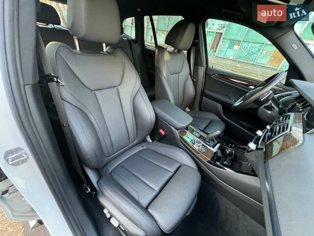 Белый БМВ Х3, объемом двигателя 2 л и пробегом 82 тыс. км за 27700 $, фото 37 на Automoto.ua