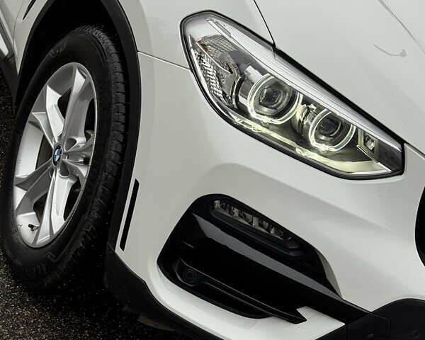 Белый БМВ Х3, объемом двигателя 2 л и пробегом 115 тыс. км за 25399 $, фото 10 на Automoto.ua