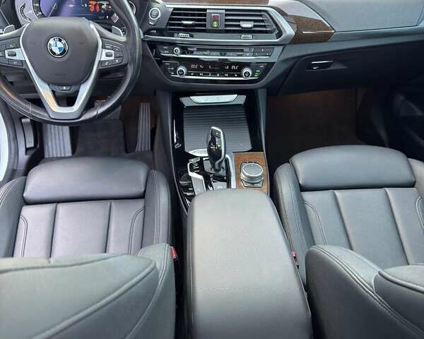 Білий БМВ Х3, об'ємом двигуна 2 л та пробігом 58 тис. км за 26500 $, фото 15 на Automoto.ua