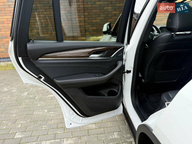 Белый БМВ Х3, объемом двигателя 2 л и пробегом 127 тыс. км за 24950 $, фото 35 на Automoto.ua