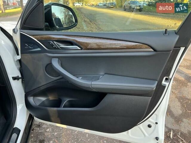 Белый БМВ Х3, объемом двигателя 2 л и пробегом 82 тыс. км за 27700 $, фото 39 на Automoto.ua
