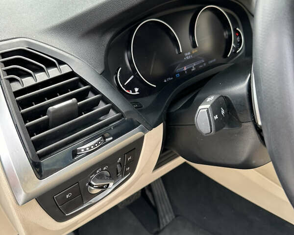 Білий БМВ Х3, об'ємом двигуна 2 л та пробігом 81 тис. км за 27800 $, фото 13 на Automoto.ua