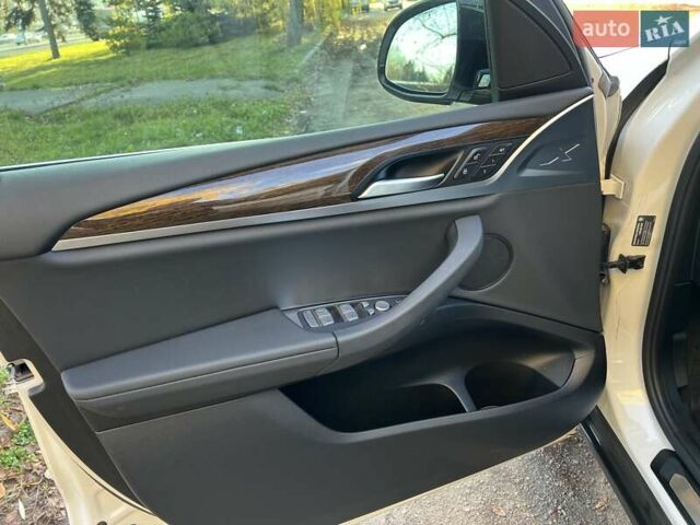 Белый БМВ Х3, объемом двигателя 2 л и пробегом 82 тыс. км за 27700 $, фото 12 на Automoto.ua