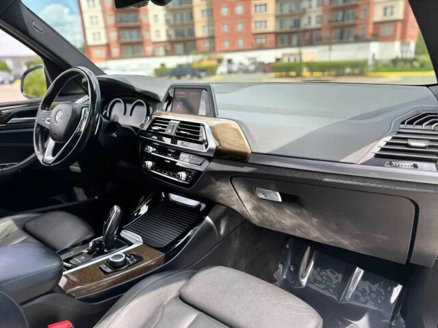 Белый БМВ Х3, объемом двигателя 2 л и пробегом 40 тыс. км за 11500 $, фото 9 на Automoto.ua