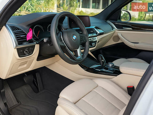 Белый БМВ Х3, объемом двигателя 2 л и пробегом 93 тыс. км за 31999 $, фото 1 на Automoto.ua