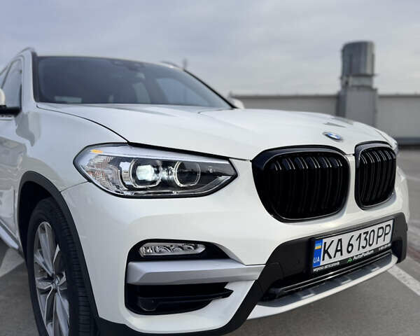 Білий БМВ Х3, об'ємом двигуна 2 л та пробігом 115 тис. км за 28500 $, фото 6 на Automoto.ua
