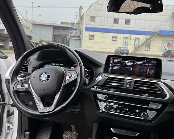 Белый БМВ Х3, объемом двигателя 2 л и пробегом 115 тыс. км за 25399 $, фото 20 на Automoto.ua