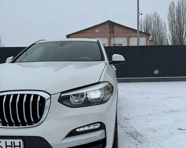 Белый БМВ Х3, объемом двигателя 2 л и пробегом 68 тыс. км за 27999 $, фото 2 на Automoto.ua