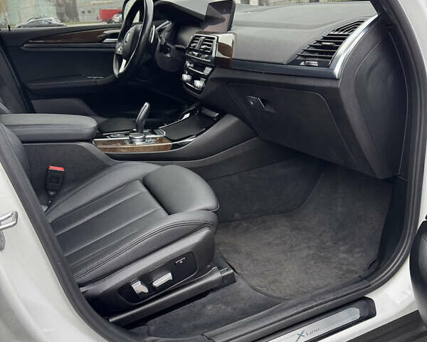 Белый БМВ Х3, объемом двигателя 2 л и пробегом 115 тыс. км за 25399 $, фото 26 на Automoto.ua